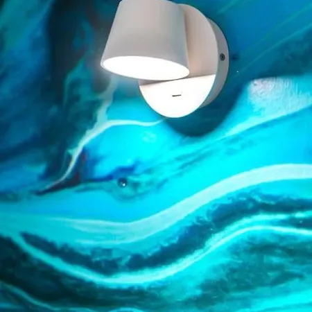 Loft 8 - Grand Stylish With Parking *