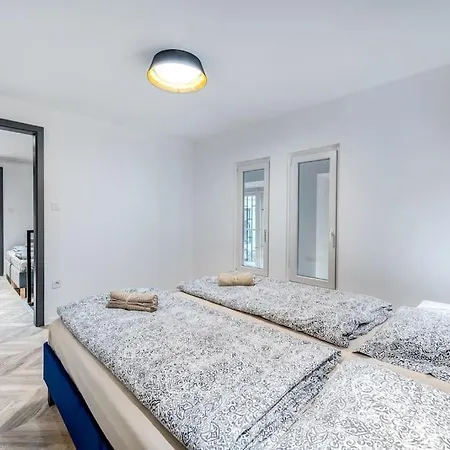 Loft 8 - Grand Stylish With Parking Budapeşte