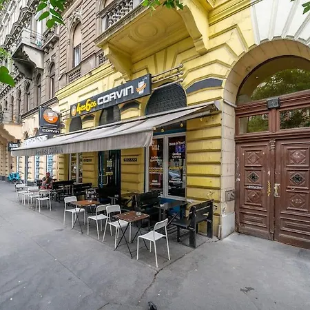 Loft 8 - Grand Stylish With Parking * Budapest