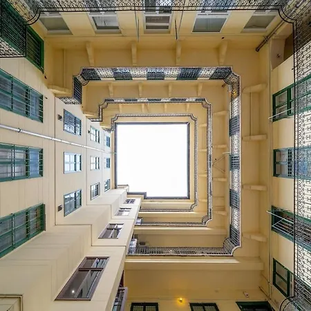 Loft 8 - Grand Stylish With Parking Apartment