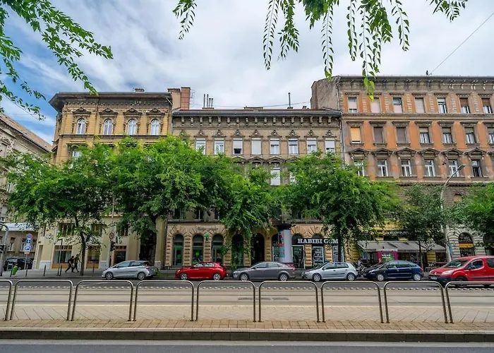 Loft 8 - Grand Stylish With Parking * Budapest